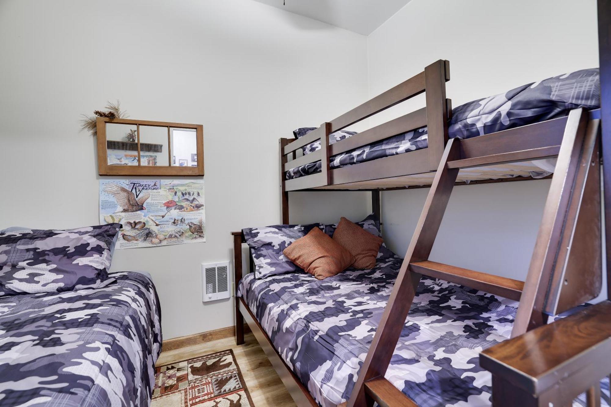 Serenity And Fun All In One In This Cozy Pocono Cabin Jim Thorpe Eksteriør bilde