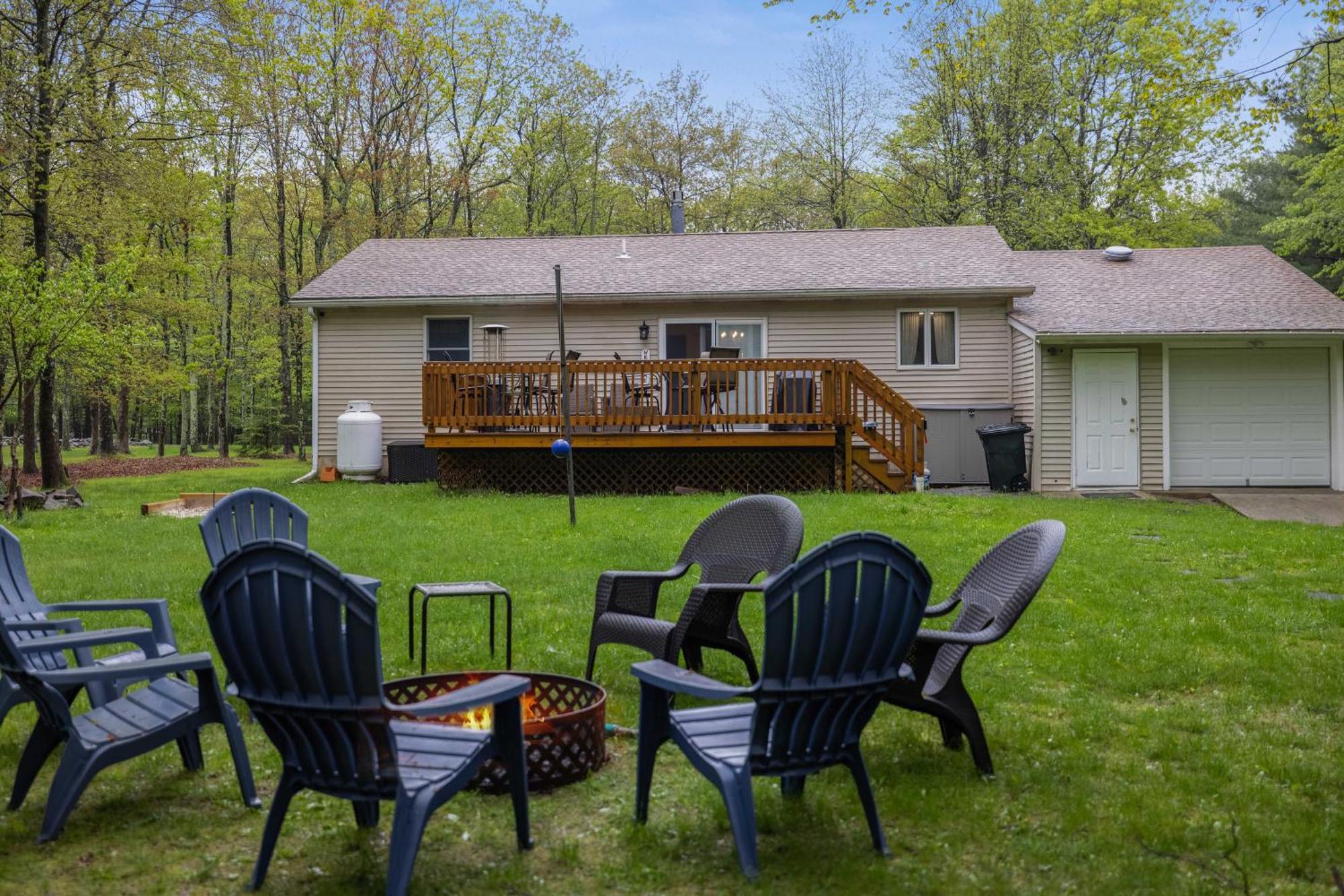 Serenity And Fun All In One In This Cozy Pocono Cabin Jim Thorpe Eksteriør bilde